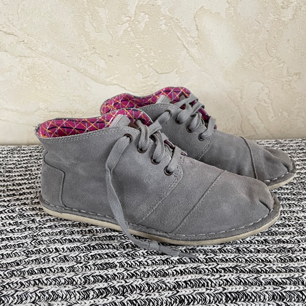 Toms suede booties size 8